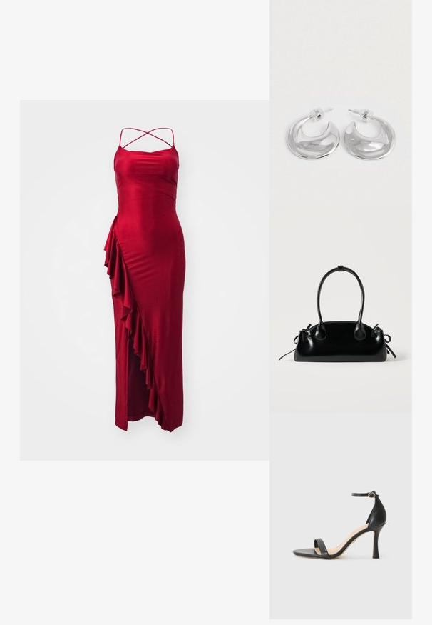Rotes Satin-Maxikleid mit verstellbaren, über Kreuz laufenden Trägern, seitlichem Rüschendetail und taillierter Silhouette. Glatte Textur, elegantes Design.; Schwarze Leder-High-Heel-Sandale mit dünnem Knöchelriemen, offener Zehenpartie und einem eleganten, geschwungenen Absatz. Strukturiertes Sohlenprofil und minimalistisches Design.; Kleine schwarze glänzende Handtasche mit zwei langen Griffen und seitlichen Kordelzug-Details vor einfachem hellem Hintergrund.; Ein Paar polierte silberne, halbmondförmige Creolen mit klaren Kunststoffrückseiten auf einer weißen Oberfläche.