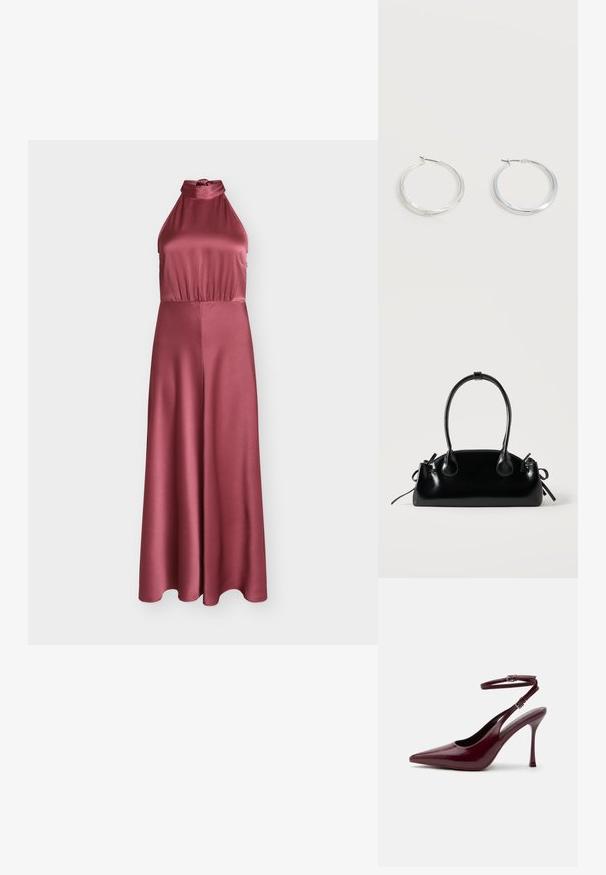 Robe maxi sans manches en satin rose poudré avec un col halter noué et une taille ajustée s'évasant en jupe trapèze.; Chaussure à talon haut bordeaux brillant à bout pointu avec bride de cheville et boucle, talon aiguilles fin, vue de côté sur fond uni.; Petit sac à main noir brillant avec deux longues anses et des détails à cordon sur les côtés sur un fond clair uni.; Boucles d’oreilles créoles en métal argenté avec une surface lisse légèrement incurvée et des fermoirs à clapet sur un fond blanc uni.