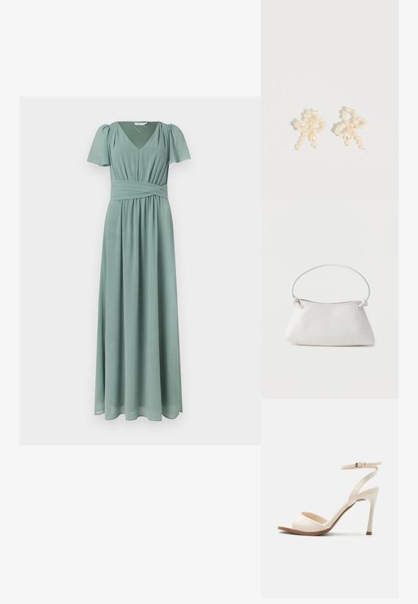 Robe maxi verte douce avec col en V, manches courtes bouffantes et large ceinture plissée, s'évasant en une jupe longue jusqu'au sol.; Sandale à talon haut beige avec fine bride de cheville et boucle dorée, bout ouvert et talon aiguille élégant sur fond blanc.; Sac à main en cuir tressé blanc avec poignée arrondie et extrémités de lanière nouées, présenté sur un fond uni.; Boucles d'oreilles en perles avec un design délicat combinant des perles de petite et moyenne taille, de couleur crème, en forme de nœud.