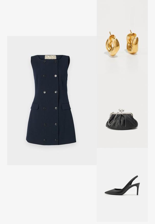 Robe sans manches bleu marine avec une coupe cintrée, fermeture à double boutonnage, deux poches avant et un col plat pour une silhouette structurée.; Escarpins à talon aiguille en cuir noir, avec un design à bout pointu, présentant une découpure à l'avant et un talon fin.; Porte-monnaie en cuir noir avec texture froncée, cadre en métal argenté, fermeture à verrouillage kiss-lock et bandoulière en chaîne. Surface lisse et douce.; Boucles d'oreilles créoles en or massif avec un design tubulaire légèrement tordu et des fermoirs à tige sur un fond blanc.