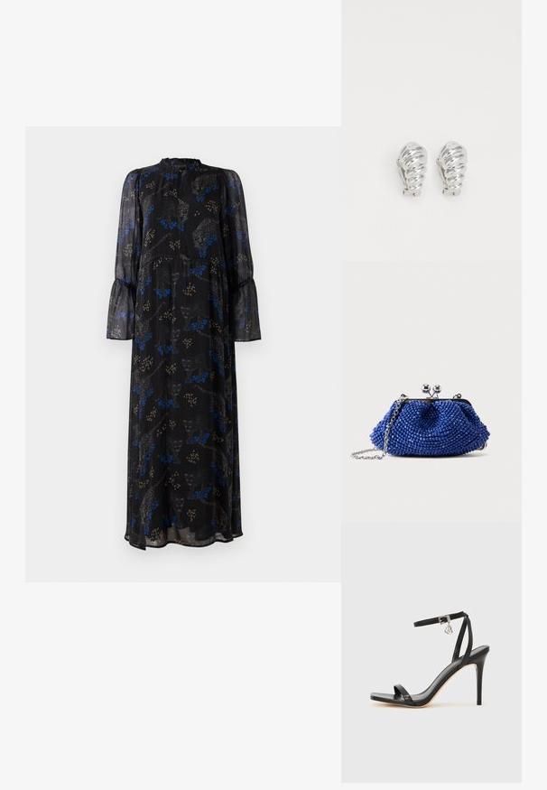 Zwarte maxi jurk met lange mouwen, met ruches aan de manchetten, hoge halslijn en een blauw-beige luipaardprint patroon.; Zwarte sandaal met hoge hak, smalle enkelband, vierkante neus, soepel leermateriaal en metalen gespsluiting.; Kleine blauwe kralenclutch met zilveren sluiting en kettingriem, liggend op een effen lichtgrijze achtergrond.; Zilveren clip-on oorbellen met een spiraalontwerp, voorzien van een gladde metallic textuur en ronde vormen. Geen zichtbare versieringen of patronen.