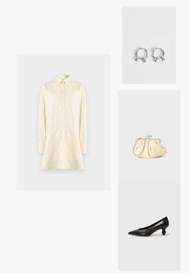 Chemise crème à boutons avec col pointu, manches longues et silhouette évasée ; fabriquée en tissu lisse, avec fermeture à boutons sur le devant.; Chaussure à talon haut en cuir noir avec un bout pointu et un talon arrondi. Texture lisse avec un design épuré et minimal.; Pochette en cuir beige plissé avec un cadre en métal argenté, dotée de deux fermoirs ronds décoratifs et d'une chaîne en argent.; Boucles d’oreilles créoles en argent, chacune avec deux petites pierres précieuses attachées, une vert clair et une bleu clair, exposées sur un fond blanc.