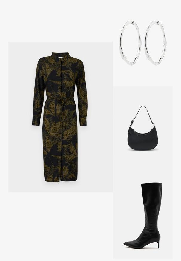 JDY JDYLIZA SHIRT DRESS - Tričkové šaty - winter moss; Čierna kožená čižma po kolená s ihlanovou špičkou a úzkym stredne vysokým podpätkom na jednoduchom svetlom pozadí.; Čierna taška hobo vyrobená z hladkej kože s prehnutým siluetou, s jedným nastaviteľným popruhom a minimalistickými dizajnovými detailmi.; Pár leštených strieborných skrútených oválnych náušníc s pántovými zapínaniami, zobrazených na bielom pozadí.