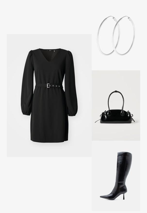 Vestido negro con escote en V y mangas largas abullonadas. Presenta una cintura entallada con un cinturón y hebilla de plata, hecho de un tejido de textura suave.; Botas de tacón alto negras hasta la rodilla con un acabado de cuero brillante, punta afilada y tacón delgado y cónico, que presentan una superficie lisa y un diseño elegante.; Pequeño bolso negro brillante con dos asas largas y detalles de cordón lateral sobre un fondo claro liso.; Pendientes de aro en tono plateado con forma redonda y un acabado pulido. Ambos pendientes son del mismo tamaño y cuentan con un mecanismo de cierre seguro.
