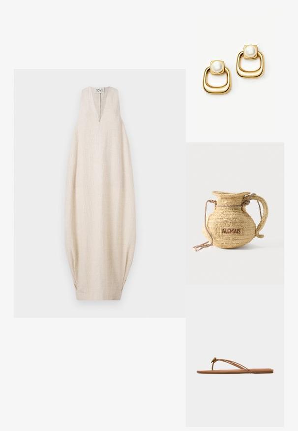 Lichtbeige mouwloze jurk met een V-hals, textuurstof en een oversized pasvorm, met geplooide details aan de zijkanten. Merklabel bovenaan.; Beige platte sandaal met dunne dubbele teen- en zijklittenbandjes en een klein metalen sierstukje vlak bij de teenpost.; Ronde gevlochten strohandtas met een handvat van touw en "ALEMAIS" geborduurd aan de zijkant in bruine draad.; Oorbellen in goudkleur met vierkante bovenkant, voorzien van grote witte parels en dikke, afgeronde, open vierkante cirkels eronder.