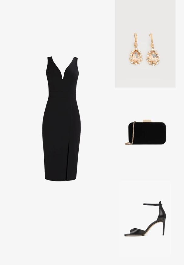 Robe noire sans manches avec un décolleté en V profond, silhouette ajustée, longueur genou et une fente à l'avant pour un détail supplémentaire. Texture de tissu lisse.; Sandale noire à talon haut avec bride cheville, bout ouvert et talon aiguille fin sur fond blanc.; Pochette en velours noir avec quincaillerie dorée, de forme rectangulaire, et une bandoulière en chaîne, présentant une texture lisse et sans motifs visibles.; Boucles d'oreilles à crochets en or avec de grandes pierres poires pêche entourées de petits cristaux clairs sur un fond blanc uni.
