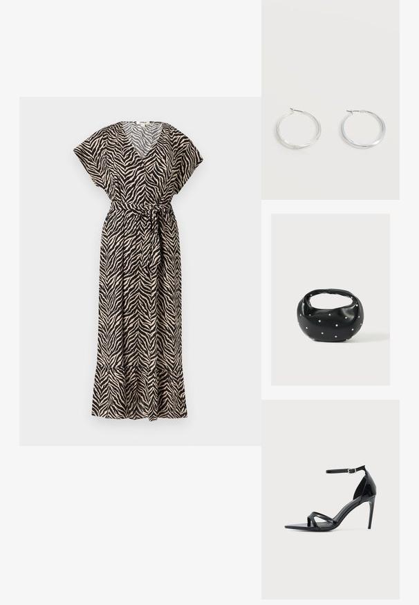Robe portefeuille imprimé zèbre noir et beige avec manches courtes, col en V, taille ceinturée et ourlet volanté.; Sandale à talon haut en cuir verni noir avec fine bride à la cheville, bout ouvert et design minimaliste sur fond clair uni.; Sac à main en cuir noir de forme arrondie, décoré de clous argentés et équipé d'une poignée courte. Texture lisse et fermeture éclair.; Boucles d’oreilles créoles en métal argenté avec une surface lisse légèrement incurvée et des fermoirs à clapet sur un fond blanc uni.