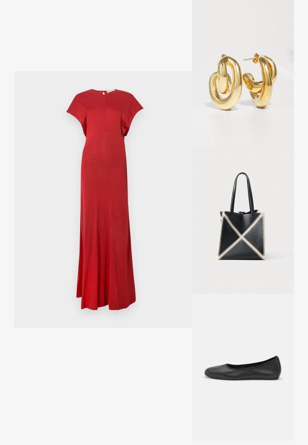 Rød maxi kjole med korte ærmer, tætsiddende top og flydende skørt. Glat tekstur, minimalistisk design og en nøglehul tilbage detalje.; Sort læderballetsko med rund tå, glat tekstur, minimal syning og et fleksibelt såldesign.; Sort læder tote taske med cremefarvet syning, der skaber et X-mønster. Har to sorte håndtag og en uformet form.; Charlotte Chesnais BO INITIAL BLOW - Øreringe - gold-coloured