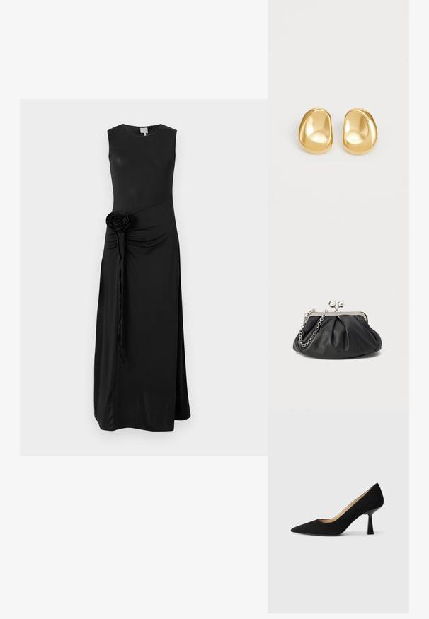 Vestido negro sin mangas hecho de una tela suave, con detalle de fruncido en el costado y un adorno decorativo de roseta de tela en la cintura.; Zapato de tacón alto de ante negro con punta afilada, que cuenta con un tacón de bloque negro brillante y un forro interior suave.; Clutch de cuero negro con textura arrugada, marco de metal en tono plateado, cierre de beso y cadena para colgar. Superficie suave y lisa.; Pendientes de studs en color dorado con una forma suave y redondeada y una superficie reflectante, que exhiben un diseño minimalista y sin patrones visibles.