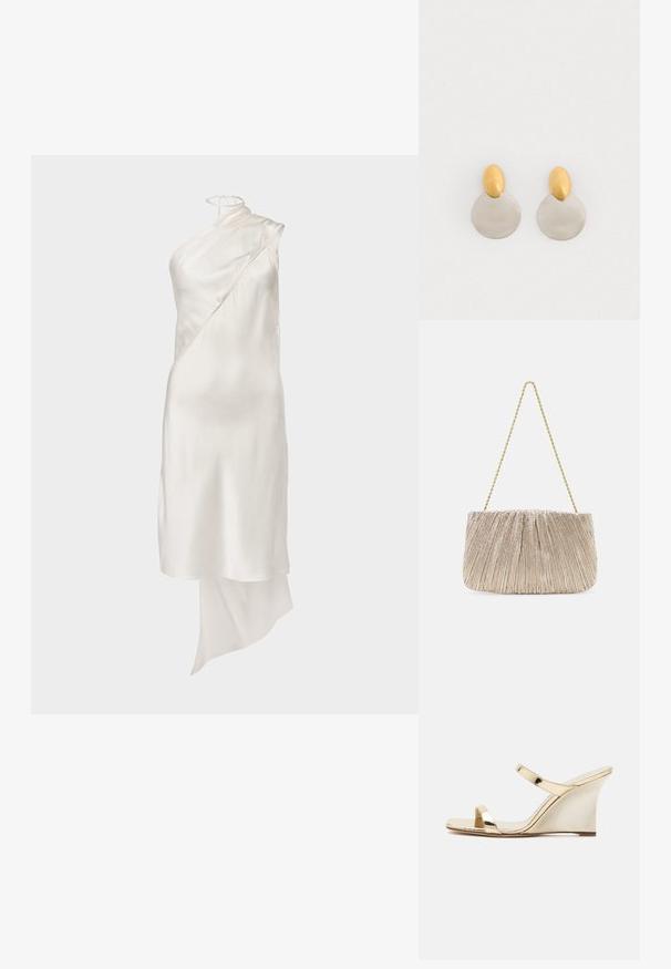 Weißes Satin-Kleid mit asymmetrischem Design, featuring einen schulterfreien Ausschnitt und einem fließenden Saum. Glatte Textur und minimale Hardware-Details.; Glänzende goldene Keilsandale mit zwei dünnen Riemen über dem Fuß und einem gebogenen Absatz, seitlich auf weißem Hintergrund dargestellt.; Faltbare metallische Stoffhandtasche mit einem goldenem Kettenriemen, weicher rechteckiger Form, hellbeige Farbe, strukturiertem Oberflächenmaterial und gerafften Details.; Ohrringe aus Gold und Silber mit einer runden Diskusbasis und einem ovalen Oberteil, glatte Textur und polierte Oberfläche.