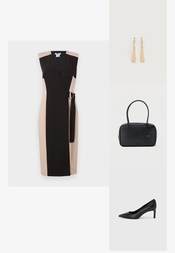 Schwarzes und beiges ärmelloses Wickelkleid mit einem breiten Gürtel und silbernem Ring-Akzent, aus glattem Stoff und mit körperbetontem Schnitt.; Schwarzer, spitz zulaufender High-Heel-Pumps aus Leder mit einem schlanken, mittelhohen Absatz auf einem schlichten hellgrauen Hintergrund.; Schwarze rechteckige Handtasche mit doppelten, abgerundeten Griffen, goldfarbenem Reißverschluss und geprägtem „HUGO“-Logo auf der Vorderseite sowie angebrachtem Lederanhänger.; Ohrhänger in Gold-Ton mit glatten, länglichen Tropfenanhängern, die an kleinen Creolenverschlüssen hängen, auf weißem Hintergrund.