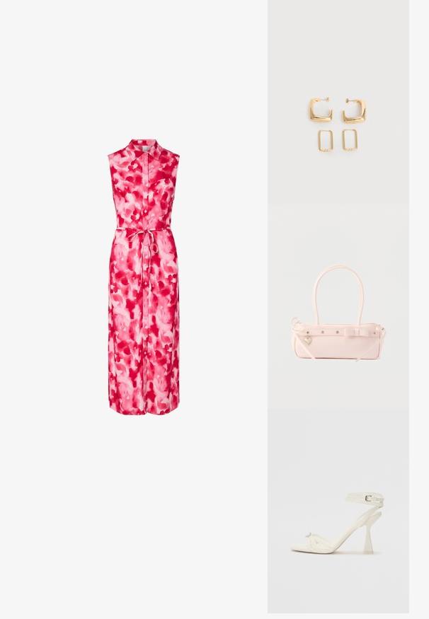 Mouwloze lange jurk met knopen, kraag en tailleceintuur, met een rood en roze aquarel bloemenpatroon.; Strappy hoge hak sandaal in wit leer met een slank ontwerp, een transparante blokhak en een decoratief element bij de teen.; Bleekroze rechthoekige handtas met dubbele handvatten, decoratieve strik, metalen oogjes en een klein hartvormig hangertje tegen een effen achtergrond.; Twee paar gouden geometrische creolen op een effen witte ondergrond, een paar vierkant en massief, een paar rechthoekig en hol.