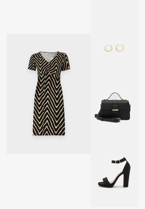 Korte ærmer kjole i sort med et cremefarvet zigzag mønster, der har en V-udskæring og samlede detaljer ved brystet, lavet af blødt stof.; Anna Field by Zalando Sandaler - black; Sort læderhåndtaske med gyldne metalaccenter, rektangulær form, flaplukning, justerbar skulderrem, glat tekstur, minimalistisk design.; Guld hoops øreringe med en tekstureret, ujævn overflade. Har et let design og cirkulær form, egnet til hverdagsbrug.
