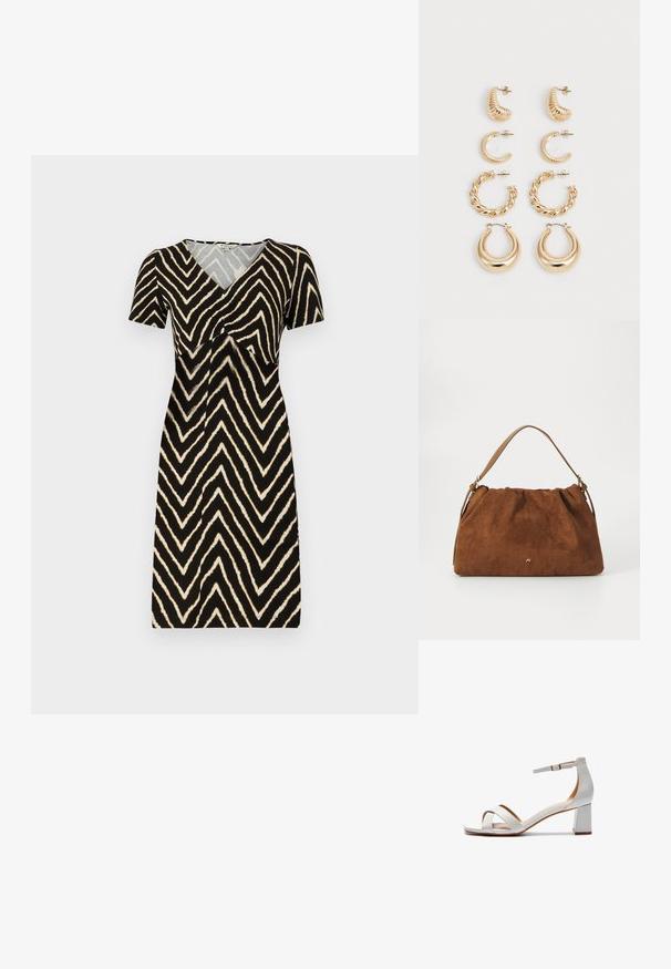 Vestido de manga corta en negro con un patrón de zigzag en crema, con escote en V y detalle fruncido en el busto, hecho de un tejido suave.; Sandalias de tacón cuadrado de cuero blanco con tira en el tobillo; cuentan con tiras cruzadas en la parte delantera y un diseño liso y limpio.; Bolso de ante marrón con un diseño fruncido, que cuenta con una sola correa de piel marrón y un sutil detalle del logo dorado en la parte frontal.; Conjunto de cinco pendientes de oro, con distintos diseños: superficies retorcidas, estriadas y lisas en formas de aro y media luna.