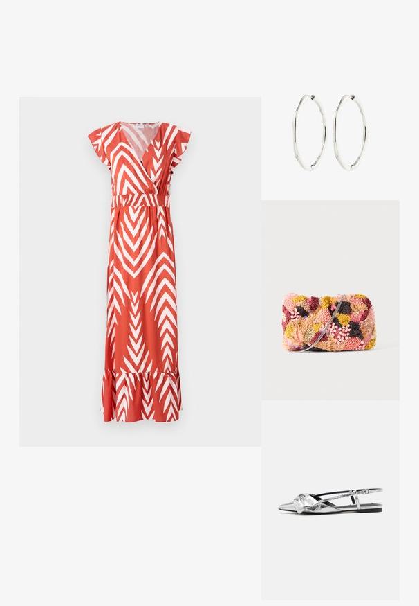 Rotes Kleid mit weißen Zickzackmuster, kurzen Schmetterlingsärmeln, elastischem Bund und gerafftem Saum. Hergestellt aus leichtem Stoff, knielang.; Silberne metallische Slingback-Ballerinas mit spitzer Zehe, die ein Knotendetail an der Vorderseite und einen verstellbaren Riemen für einen sicheren Sitz aufweisen.; Rechteckige Clutch mit mehrfarbigen, strukturierten Perlen, Pailletten und Garn in Pink, Gelb, Burgunder und Schwarz, mit einem dünnen silbernen Kettenriemen.; Paar silberfarbene ovale Creolen mit leicht unregelmäßiger, wellenförmiger Form und Scharnierverschluss vor weißem Hintergrund.
