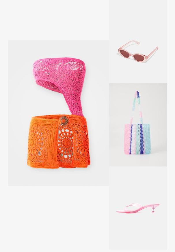 Top de ganchillo en rosa y naranja, con un diseño asimétrico que presenta patrones florales y detalles recortados. Hecho de hilo texturizado.; Sandalia rosa translúcida de tacón bajo con tira tipo sandalia entre los dedos y un pequeño tacón kitten, vista lateral sobre fondo blanco.; Gafas de sol transparentes rosas con lentes ovalados, tinte rojo oscuro y varillas delgadas, con un acabado suave y detalles sutiles en la montura.; Bolsa de mano colorida hecha de cuentas transparentes. Presenta rayas en rosa, verde, azul y blanco. Dos asas de cuentas resistentes.
