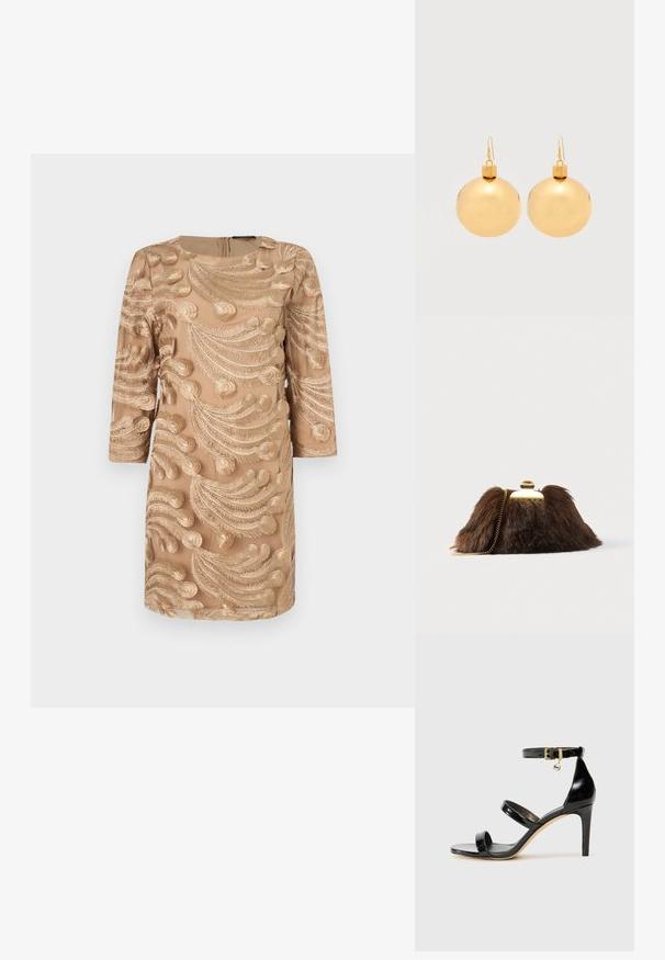 Beige jurk met driekwart mouwen, voorzien van ingewikkelde gouden borduursels in een spiraalvormig bladerenpatroon. Rits aan de achterkant, gladde textuur.; Zwarte gepatineerde leren sandaal met drie banden, enkelgesp en 10 cm hoge stiletto hak. Bevat gouden hardwaredetails en een logo charm.; Bruine clutch van imitatiebont met een goudkleurige sluiting en kettingriem. Zachte textuur, driehoekige vorm en licht pluizig uiterlijk.; Een paar glanzende gouden kerstbal-oorbellen met haaksluitingen op een effen witte achtergrond.