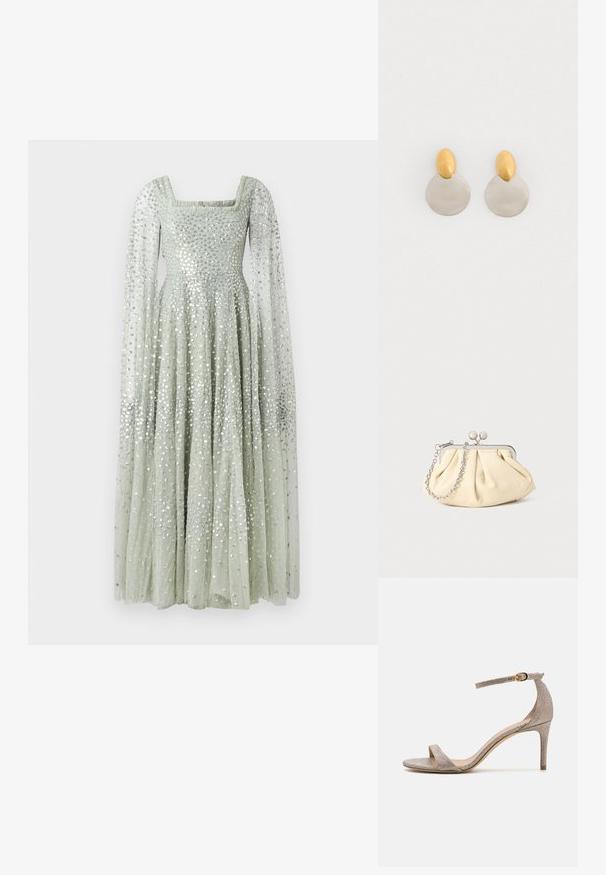 Robe longue en vert pastel avec décolleté carré, longues manches transparentes et une coupe cintrée qui s'évasent, ornée de sequins argentés.; Sandale à talons ouverts en métal or rose. Présente une fine bride de cheville avec une boucle dorée et une finition texturée.; Pochette en cuir beige plissé avec un cadre en métal argenté, dotée de deux fermoirs ronds décoratifs et d'une chaîne en argent.; Boucles d'oreilles en métal doré et argenté avec une base en disque rond et une pièce supérieure ovale, texture lisse et finition polie.