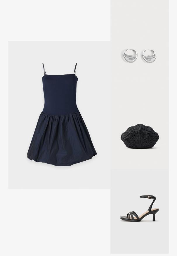 Vestido azul marino con un bodice ajustado y una falda acampanada con volantes. Hecho de una tela suave con tirantes de espagueti.; Sandalias negras de tacón alto con múltiples tiras finas en la parte delantera, una sola tira en el tobillo con un hebilla dorada y punta cuadrada.; Bolso de mimbre negro con forma de concha de vieira con parte superior curva y textura tejida sobre un fondo liso.; Par de pendientes de aro plateados pulidos con diseño de barra curva en capas sobre un fondo claro y liso.