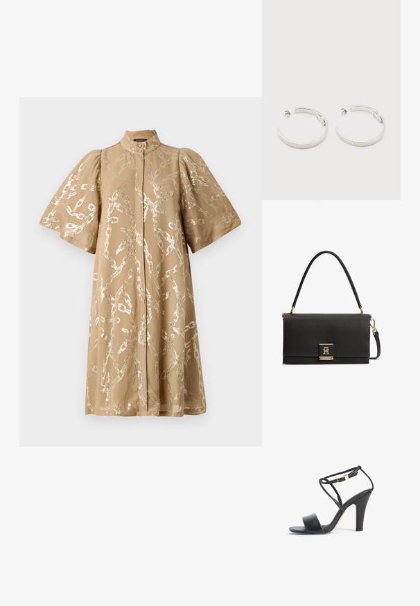 Vestido beige con mangas cortas abullonadas, cubierto con un patrón de cadena metálica. Presenta un cuello alto y cierre frontal de botones. Textura de tela suave.; Sandalia de tacón alto negra con tira fina en el tobillo, hebilla dorada, punta abierta y tacón ancho, vista lateral sobre fondo blanco.; Bolso de mano de cuero negro texturizado con asa superior, cierre dorado con el logo entrelazado de TH y una correa para el hombro desmontable.; Pendientes de aro semicírculo en tono plateado con textura acanalada y cierre de presión sobre fondo blanco.