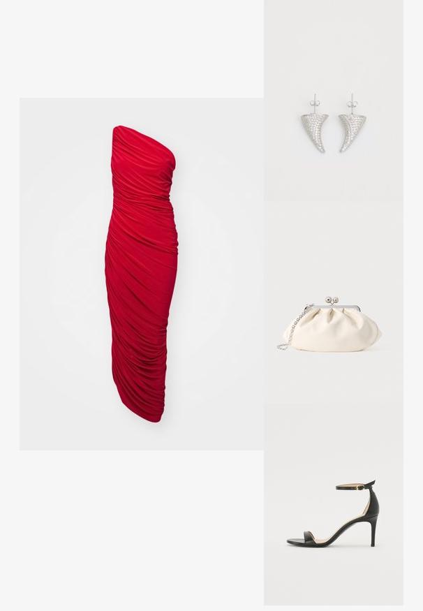 Rotes, trägerloses Bodycon-Kleid mit gerafftem Stoff für eine rüschige Textur, langer Länge und einer eleganten Silhouette.; Schwarze Leder-high-heeled Sandale mit Knöchelriemen. Verfügt über eine glatte Textur, offene Zehen und einen dünnen Absatz. Goldfarbener Schnallenakzent.; Cremefarbene Stoff-Clutch mit gerafftem Design, silbernem Metallrahmen, zwei dekorativen Kugeln und einem silbernen Kettenriemen.; Silberne, hornförmige Ohrringe, besetzt mit kleinen klaren Steinen, mit einem Steckverschluss zur Befestigung. Glatte Textur und metallisches Finish.