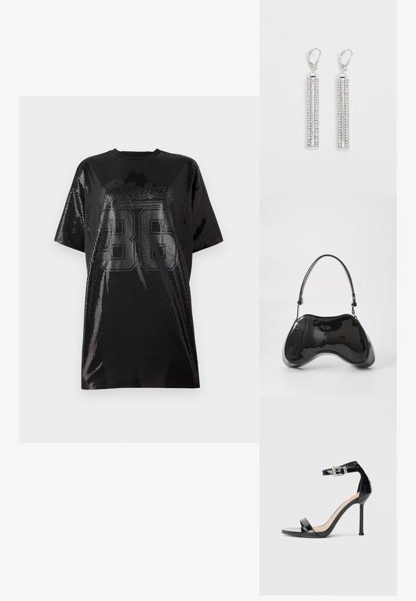 Sort mesh t-shirt med oversized pasform, rund halsudskæring og "Glorious 36" grafik i glansfuld sort print på forsiden.; Sort højhælet sandal i laklæder med ankelrem. Har minimalistisk design, åben tå og spænde med rhinsten-detaljer.; Sort patentlæder håndtaske med en unik buet form, kort justerbar hank og en lynlåslukning i toppen. Glat tekstur med diskret branding.; Sølv øreringe med to forlængede stænger, hver sat med små, klare rhinsten i et lineært mønster. Lever-back lukning.