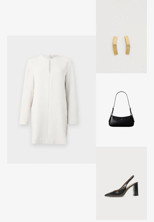 Robe blanche à manches longues avec un col rond, dotée d'une fermeture éclair centrale et d'une coupe droite, fabriquée dans un tissu lisse.; Chaussure slingback en cuir noir à bout pointu avec un talon bloc haut et une doublure intérieure beige sur un fond clair uni.; Mini sac à bandoulière en cuir noir avec une fine bandoulière et un petit logo CK doré au centre avant.; Boucles d'oreilles en métal doré avec un design cintré et allongé. La surface est lisse et polie, arborant un style minimaliste.