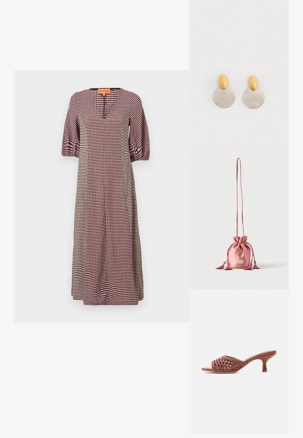 Geruite jurk in roze, wit en zwart. Heeft een V-hals, puffmouwen en een rechte silhoeet. Zachte stof met een gladde textuur.; Bruine geweven mule met open teen, kitten-heel van gemiddelde hoogte en een instapmodel op een witte achtergrond.; Roze satijnen trekkoordzakje met lange band en kwastdetails, rechtopstaand op een effen witte achtergrond.; Gouden en zilveren metalen oorbellen met een ronde schijfbasis en een ovale bovenstuk, gladde textuur en gepolijste afwerking.