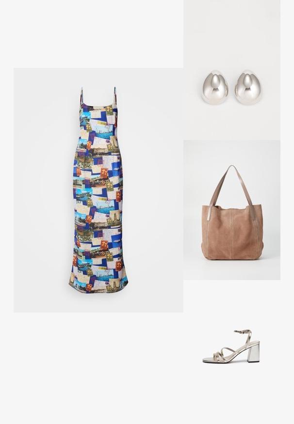 Maxi jurk met dunne bandjes, voorzien van een kleurrijke ansichtkaartcollageprint op een stof met een gladde textuur.; Zilveren sandalen met banden en een blokhak. Voorzien van metallic materiaal, een enkelband met een gesp en meerdere dunne banden aan de voorkant.; Anna Field LEATHER - Shopper - taupe; Zilveren metalen oorcuffs met een glad, rond ontwerp dat lijkt op de vorm van een druppel, met een reflecterende oppervlakte en een naadloze afwerking.