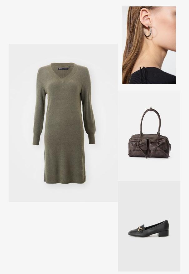 Olijfgroene gebreide jurk met een V-hals en lange mouwen, met een getailleerd lijfje en een losse pasvorm bij de heupen, geribbelde textuur.; Zwarte leren loafers met blokhak, een puntige neus en een goudkleurig metalen detail aan de voorkant, voorzien van een gladde textuur en een minimalistisch ontwerp.; Bruine leren handtas met twee voorzakken met strikjes, ronde handvatten en een ritsafsluiting. Gladde textuur met een subtiele glans.; Zilveren oorbel met een gepolijste afwerking, met kleine gouden accentdetails en een ronde vorm, gedragen op de oorlel.