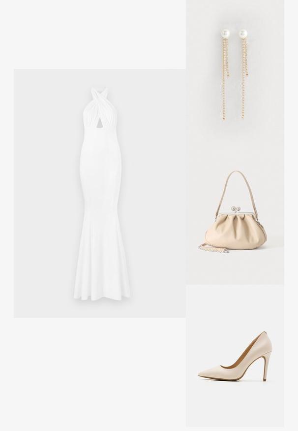 Weißes Abendkleid mit tailliertem Oberteil, Halterneck, verdrehtem Frontdetail und ausgestellt geschnittenem Saum. Hergestellt aus glattem, dehnbarem Stoff.; Beige High Heel-Pumps, spitze Zehen, glatter Leder-Look, schlanker Stiletto-Absatz, minimalistisches Design mit einem subtilen Rückendetail.; Beige weiche Lederhandtasche mit silbernem Metallrahmenverschluss, einem Schulterriemen und einem optionalen Kettenriemen auf weißem Hintergrund.; Goldfarbene Ohrringe mit zwei runden Perlen an der Spitze und herabfallenden Strängen klarer Edelsteine für zusätzlichen Glanz.
