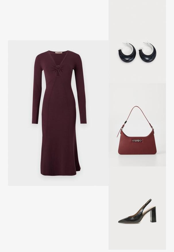 Langärmliges, weinrotes Kleid mit einer gedrehten Vorderseite und einem kreisförmigen Detail, enganliegender Silhouette und ausgestelltem Saum.; Schwarzer Leder-Slingback-Schuh mit spitzer Kappe, hohem Blockabsatz und beigegefüttertem Innenraum vor hellem, einfarbigem Hintergrund.; Kleine rechteckige burgunderfarbene Lederhandtasche mit verstellbarem Riemen und silberner "HUGO"-Logoplatte auf der Vorderseite.; Schwarze Harz-Hoops mit glänzender Oberfläche und silberfarbenen Hardware-Details. Zirkulare Form mit Ausschnitt und Post-Back-Verschluss.