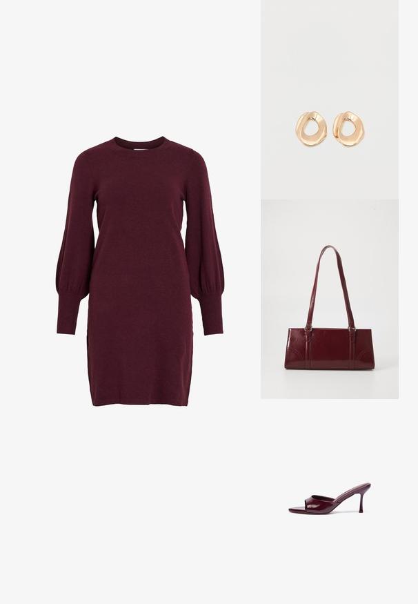 Burgunderfarbendes Strickkleid mit langen Puffärmeln, Rundhalsausschnitt und gerippten Bündchen. Das Kleid hat eine taillierte Silhouette und seitliche Schlitze am Saum.; Burgunderfarbene Lackleder-Pantoletten mit offener Zehenpartie, geschwungener Form und dünnem Stöckelabsatz. Glatte Textur mit minimaler Gestaltung.; Burgunderfarbene Handtasche aus glänzendem Material, rechteckige Form, mit zwei Schulterriemen und subtilen, geschwungenen Akzenten an der Vorderseite.; Paar unregelmäßig geformter, polierter Creolen aus goldfarbenem Metall mit offenem Zentrum auf weißem Hintergrund.