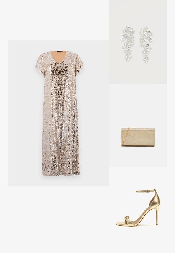 Vestido de lentejuelas en dorado con escote en V y mangas cortas. Presenta un corte holgado y lentejuelas brillantes de diferentes tamaños en toda su superficie.; Sandal de tacón alto metálico dorado con correa en el tobillo, punta abierta, tirante ancho con acento circular y tacón de aguja. Textura suave.; Clutch metálico dorado con una superficie texturizada, que cuenta con una correa de cadena y una forma rectangular, diseñado para uso nocturno.; Par de pendientes en tono plateado con cristales claros facetados agrupados en formas redondas y marquesas sobre fondo blanco.