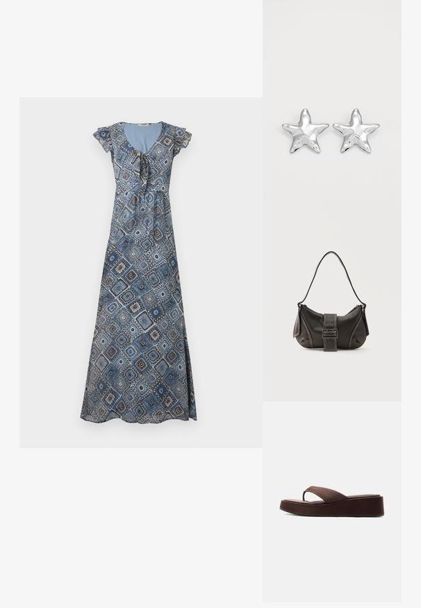 Robe longue avec motif géométrique bleu et marron, manches courtes volantées et encolure froncée avec détail noué.; Sandale tongs plateforme marron avec semelle épaisse et bride large sur les orteils sur fond blanc uni.; Sac à épaule en cuir noir avec une sangle à boucle, des bords arrondis et des coutures blanches contrastées sur un fond uni.; Boucles d'oreilles argentées en forme d'étoile, avec une surface lisse et brillante. Chaque boucle d'oreille possède cinq pointes et des détails subtils de texture de surface.