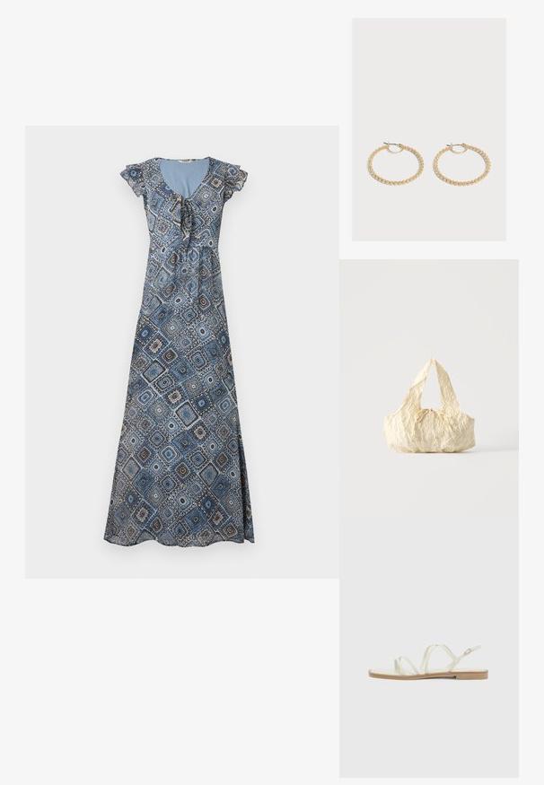 Robe longue avec motif géométrique bleu et marron, manches courtes volantées et encolure froncée avec détail noué.; Des sandales beige clair présentent plusieurs fines lanières, une lanière de cheville ajustable et une semelle plate avec une finition semblable à du bois.; Sac à main en tissu texturé couleur crème avec des anses sur le dessus et un petit nœud noué au centre devant.; Paire de boucles d'oreilles créoles en or de taille moyenne avec un design texturé et perlé sur un fond clair uni.