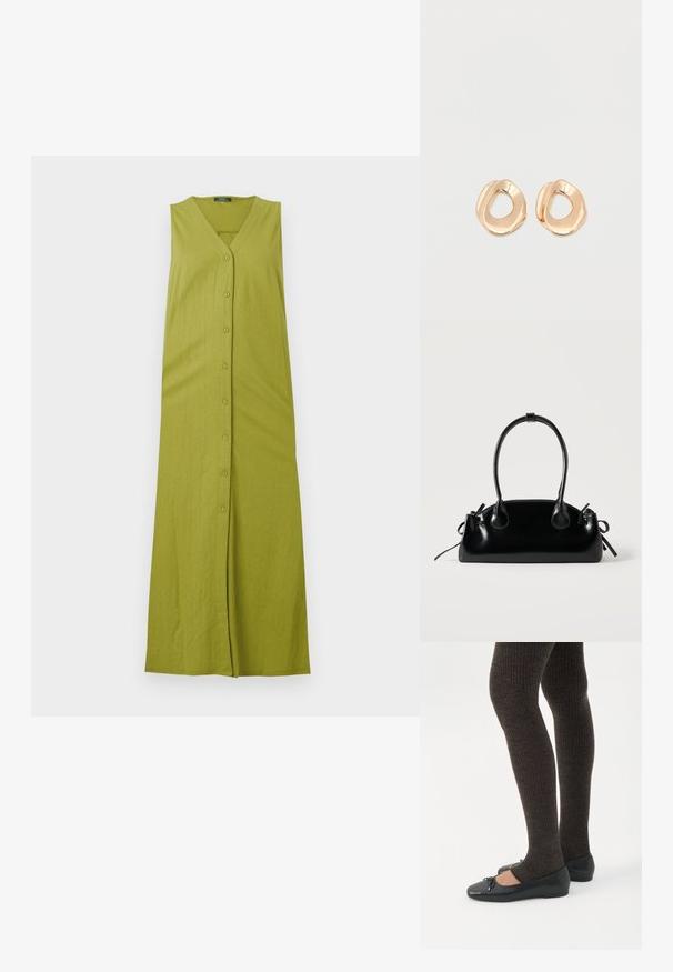 Groene mouwloze maxi-jurk met V-hals, voorzien van een knoopsluiting aan de voorkant en verticale ribbels. Gemaakt van een zachte, lichtgewicht stof.; Benen met donkere geribbelde leggings gecombineerd met zwarte ballerina's met kleine strikdetails op een witte achtergrond.; Kleine zwarte glanzende handtas met twee lange hengsels en zijkant trekkoord details op een effen lichte achtergrond.; Set van onregelmatig gevormde, gepolijste hoepel oorbellen van goudkleurig metaal met een open midden op een effen witte achtergrond.