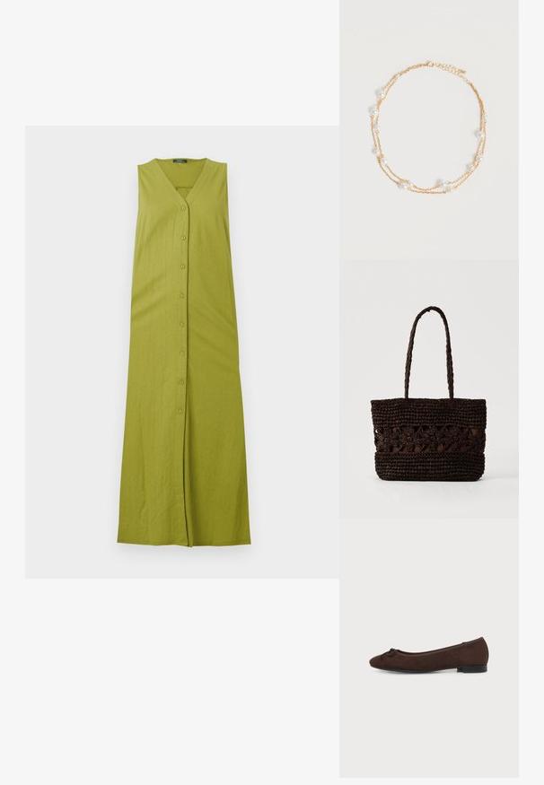 Vestido maxi verde sin mangas con escote en V, que presenta un cierre de botones y una textura acanalada vertical. Hecho de una tela suave y ligera.; Bailarina de ante marrón oscuro con tacón bajo y pequeño lazo decorativo en la puntera redondeada, mostrada de perfil sobre fondo blanco.; Bolso tote de color marrón oscuro tejido con patrones florales y dos asas largas trenzadas sobre un fondo claro y sencillo.; Delicado collar de cadena dorada de doble capa con pequeñas perlas blancas espaciadas uniformemente sobre un fondo claro y liso.