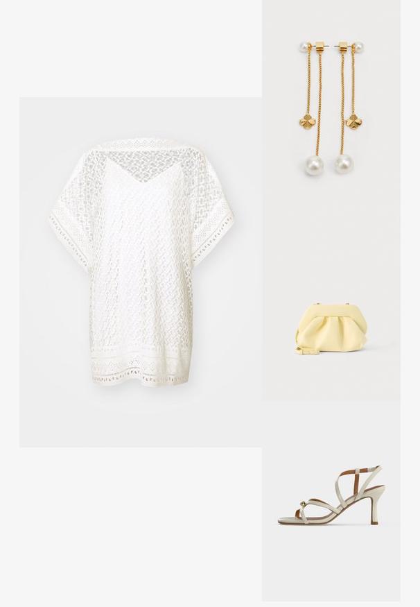 Witte, losse top van een kantachtig materiaal met geometrische patronen, korte mouwen en een decoratieve zoom met uitsnijdingen.; Beige hoge hak sandal met dunne bandjes die over de voet kruisen en een kleine gouden decoratieve bol vlak bij de teengebied.; Zachte gele leren clutch met geplooid ontwerp en een afneembare band, afgebeeld tegen een effen lichte achtergrond.; Gouden drop oorbellen met kettingen, ronde parels en bloemvormige accenten. Slank ontwerp met gepolijste afwerkingen en een delicate uitstraling.