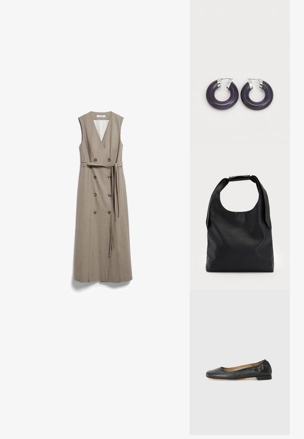 Robe midi beige sans manches avec col en V, boutons double boutonnage et ceinture assortie en tissu nouée à la taille.; Ballerines en cuir noir avec un bout arrondi et des coutures minimales. Talon bas et rectangulaire avec une texture lisse. Détails subtils de doublure intérieure.; Sac à main en cuir noir avec une grande ouverture sur le dessus et une seule bandoulière. Texture douce, design minimaliste, avec des accents métalliques discrets.; Boucles d'oreilles en résine violet avec des accents en métal argenté. Forme circulaire avec une finition brillante, dotées d'une fermeture à charnière sécurisée.