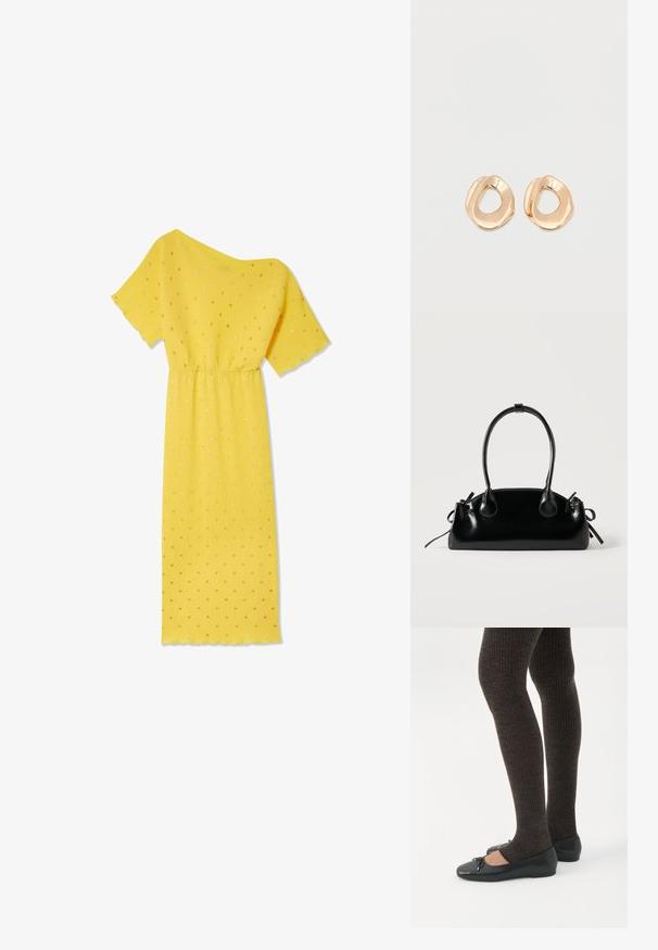 Geel jurkje met korte mouwen, geribbeld textuur en een gathered taille. Bevat gouden stippen en een asymmetrische halslijn.; Benen met donkere geribbelde leggings gecombineerd met zwarte ballerina's met kleine strikdetails op een witte achtergrond.; Kleine zwarte glanzende handtas met twee lange hengsels en zijkant trekkoord details op een effen lichte achtergrond.; Set van onregelmatig gevormde, gepolijste hoepel oorbellen van goudkleurig metaal met een open midden op een effen witte achtergrond.