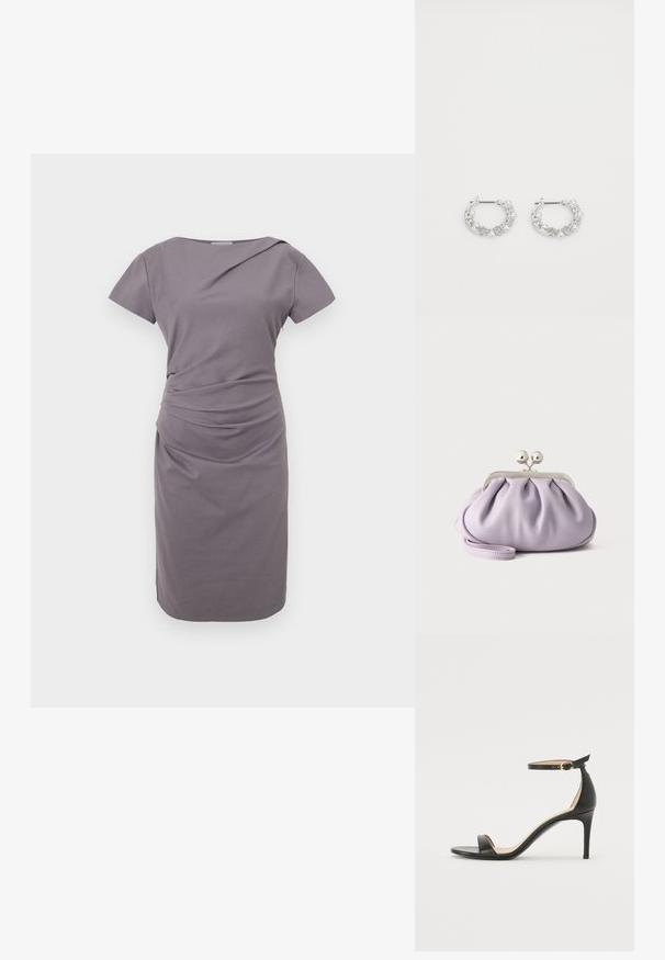 Vestido gris de manga corta con silueta ajustada, que presenta detalles fruncidos en la cintura, textura suave y dobladillo a la altura de la rodilla.; Sándalo de tacón alto de piel negra con tiras en el tobillo. Presenta una textura suave, puntera abierta y un tacón delgado. Detalles de hebilla en tono dorado.; Bolso de mano suave de lavanda con tela recogida, cierre de beso plateado y correa de muñeca a juego sobre un fondo liso y claro.; Pendientes de aro de plata con acentos de perlas y cristales, con una superficie texturizada y un cierre de poste seguro.