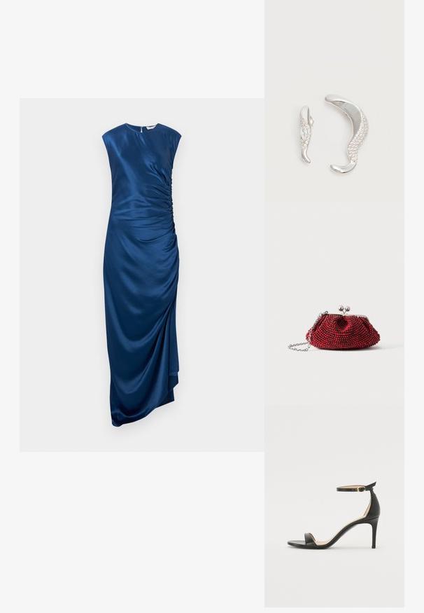 Satin blauwe jurk met een slank figuur, ronde halslijn en ruches aan de zijkant. De stof valt zacht, met een hoge split aan één kant.; Zwarte leren hoge hak sandaal met enkelbandje. Heeft een gladde textuur, open teen en een dunne hak. Gouden gesp detail.; Kleine rode beaded clutch met zilveren sluiting en kettingband op een effen witte achtergrond.; Twee gebogen zilveren oorbellen, de één groter dan de ander, beide versierd met kleine fonkelende kristallen langs één rand.