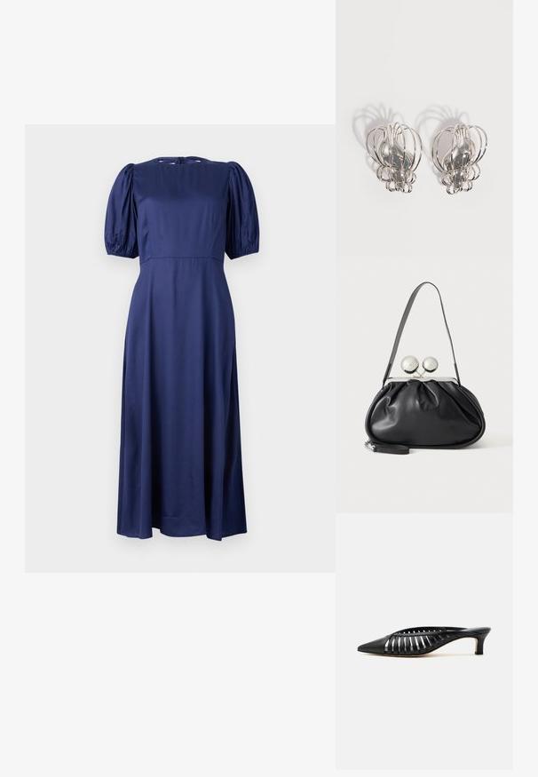 Navyblauwe midi-jurk met pofmouwtjes, ronde hals en een striksluiting aan de achterkant. Gemaakt van een soepele, lichte stof voor een vloeiende pasvorm.; Zwarte leren mule met puntige neus, riemdesign met uitsnijdingen en lage kittenhiel op een witte achtergrond.; Zwarte leren handtas met een geplooid ontwerp, een enkele schouderband, zilverkleurige metalen omlijsting en twee grote ronde zilveren sluitingen.; Een paar zilveren metalen oorbellen met een open draadkooi-ontwerp en gladde centrale ovale vormen die gebogen schaduwen werpen op een witte achtergrond.