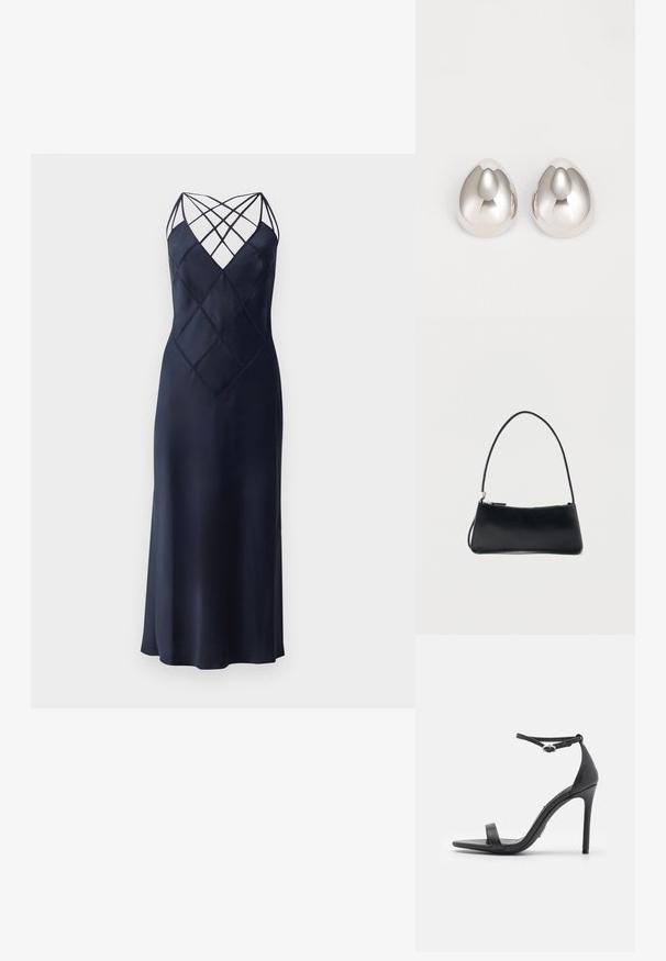 Robe en satin bleu marine avec une silhouette ajustée, présentant un décolleté à bretelles croisées et un motif de losanges matelassé sur le devant. Longue longueur.; Sandales noires à talons hauts avec un orteil ouvert, des fines lanières et une boucle à la cheville. Texture en cuir lisse avec un design de forme pointue.; Sac à main rectangulaire noir avec une fine bandoulière et fermeture éclair, présenté sur un fond blanc uni.; Boucles d'oreilles en métal argenté avec un design lisse et arrondi ressemblant à la forme d'une goutte d'eau, présentant une surface réfléchissante et une finition sans couture.