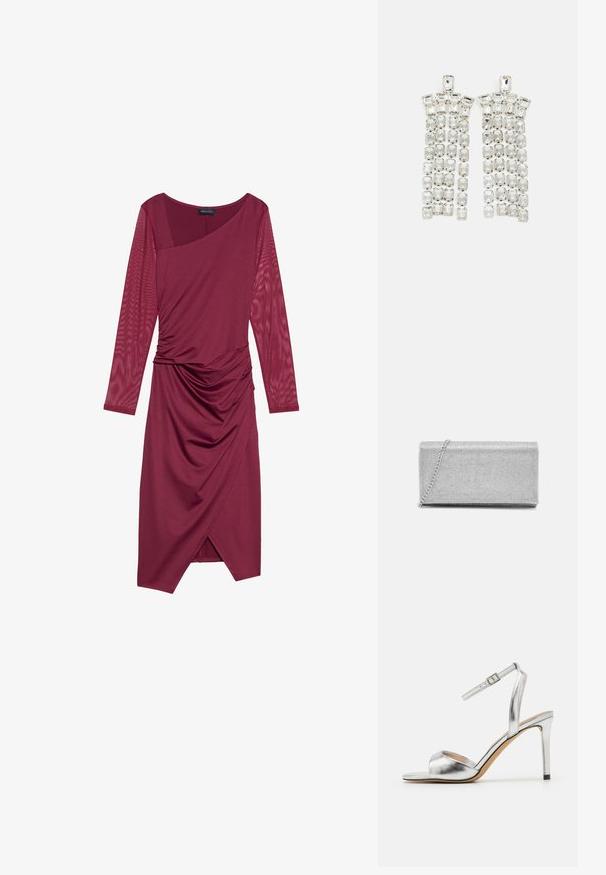 Vestido burdeos con mangas largas y transparentes, escote asimétrico, cuerpo drapeado y detalles fruncidos en la cintura, con un dobladillo hasta la rodilla.; Sandalía de tacón alto plateada con punta abierta, textura metálica y correa de tobillo ajustable. Cuenta con un tacón de aguja afilado y una plantilla suave.; Bolso de mano metálico plateado con diseño de malla trenzada, forma rectangular y una cadena para llevar. Textura suave y acabado pulido.; Pendientes de gota de cristal con un acabado en tono plateado, adornados con múltiples piedras recortadas en forma rectangular y cuadrada dispuestas en filas en cascada.