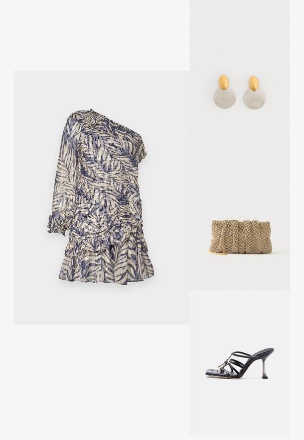 Robe asymétrique en tissu transparent avec un motif de feuilles bleu et beige, dotée de détails froncés et d'un ourlet en volants.; Sandale à talon haut noire avec brides fines, bout carré et talon stiletto mince, présentant des brides qui se croisent et un nœud décoratif sur le dessus.; Petit sac pochette en maille dorée avec un design froncé et une bandoulière chaîne dorée partiellement visible sur un fond blanc uni.; Boucles d'oreilles en métal doré et argenté avec une base en disque rond et une pièce supérieure ovale, texture lisse et finition polie.
