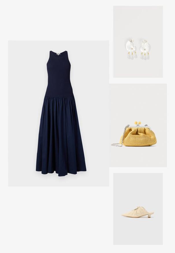 Robe bleu marine avec un corsage ajusté à côtes et une jupe bouffante et volumineuse. Fabriquée dans un tissu lisse avec une finition mate.; Chaussure en cuir couleur crème à enfiler avec un bout pointu, des détails froncés à l'avant et un petit talon carré.; Petit sac à main tissé jaune avec cadre argenté, deux fermoirs boules jaunes et une bandoulière chaîne argentée sur fond blanc.; Boucles d'oreilles en résine transparente en forme de coquillage avec de petits accents dorés et trois breloques translucides en forme de goutte pendantes sur chaque boucle d'oreille.