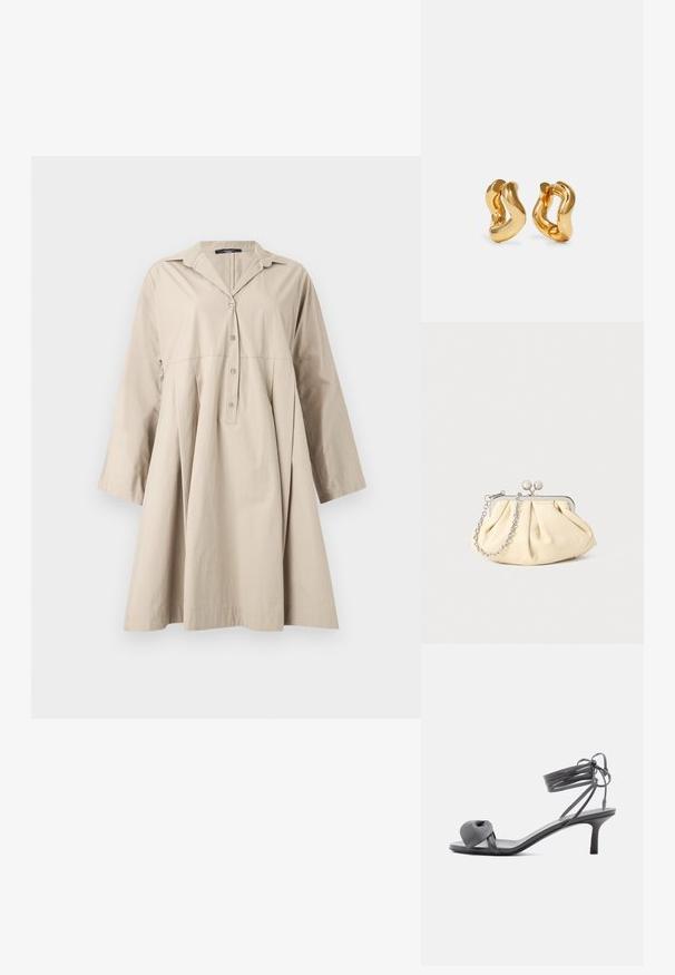 Beige skjortekjole med lange ærmer, krave, knaplukning foran og en udvidet, løs pasform under taljen.; Grå læder sandal med hæl, knyttet rem ved tæerne og snørebånd, der vikles om anklen, på slank mellemhøj hæl mod hvid baggrund.; Plisseret beige læderclutch med en sølvmetalramme, der har to runde dekorative låse og en sølvkædetrasporte.; Guldtonede hoops øreringe med et bølget design, der har en glat, blank overflade og en strømlinet form. Ingen synlige spænder.
