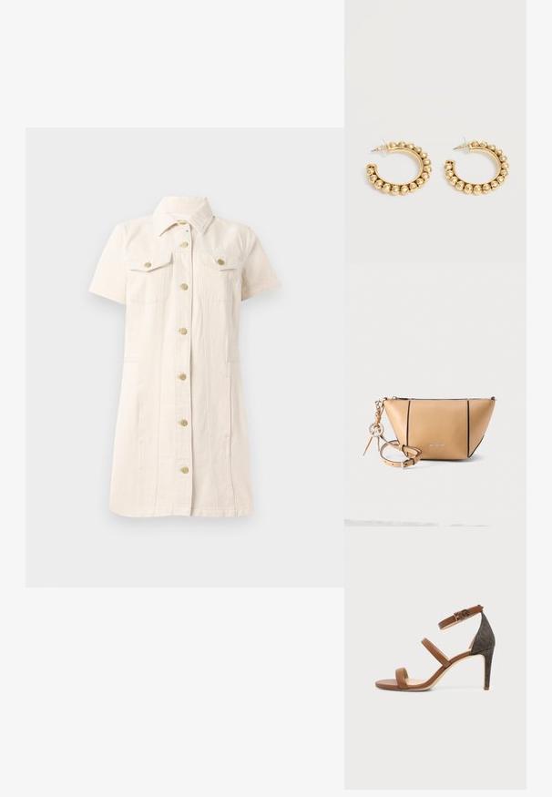 Robe en denim à manches courtes de couleur beige clair, avec une fermeture à boutons sur le devant, deux poches poitrine et des accents en métal doré.; Sandale marron à talon haut avec trois brides, boucle à la cheville avec logo, talon texturé et panneau arrière marron foncé.; Sac bandoulière Michael Kors en cuir camel avec une fermeture éclair, des bords noirs et une bandoulière amovible avec un pendentif logo.; Paire de boucles d’oreilles créoles dorées avec des détails de perles arrondies le long du bord extérieur sur un fond clair.